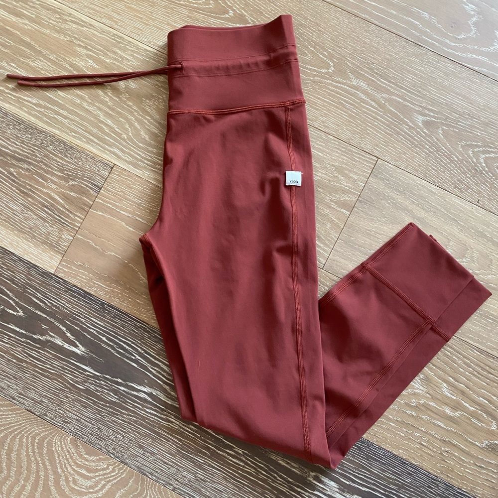 Vuori daily legging in spice
